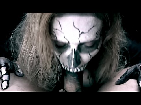 ❤️ Dämonenmädchen lutscht Schwanz mit ihrem schwarzen Mund und schluckt Sperma. Porno vk bei de.klassikaprint.ru ❤